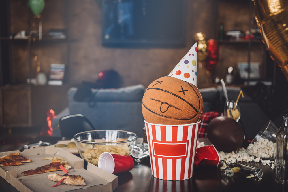 Basket Ball in pop Corn Tub